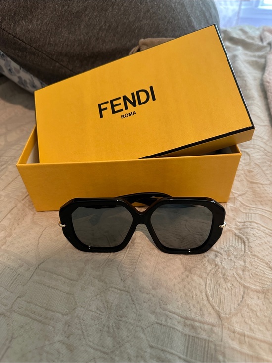 Fendi Black Frame Sunglasses with Green-Tinted Lenses main image 4